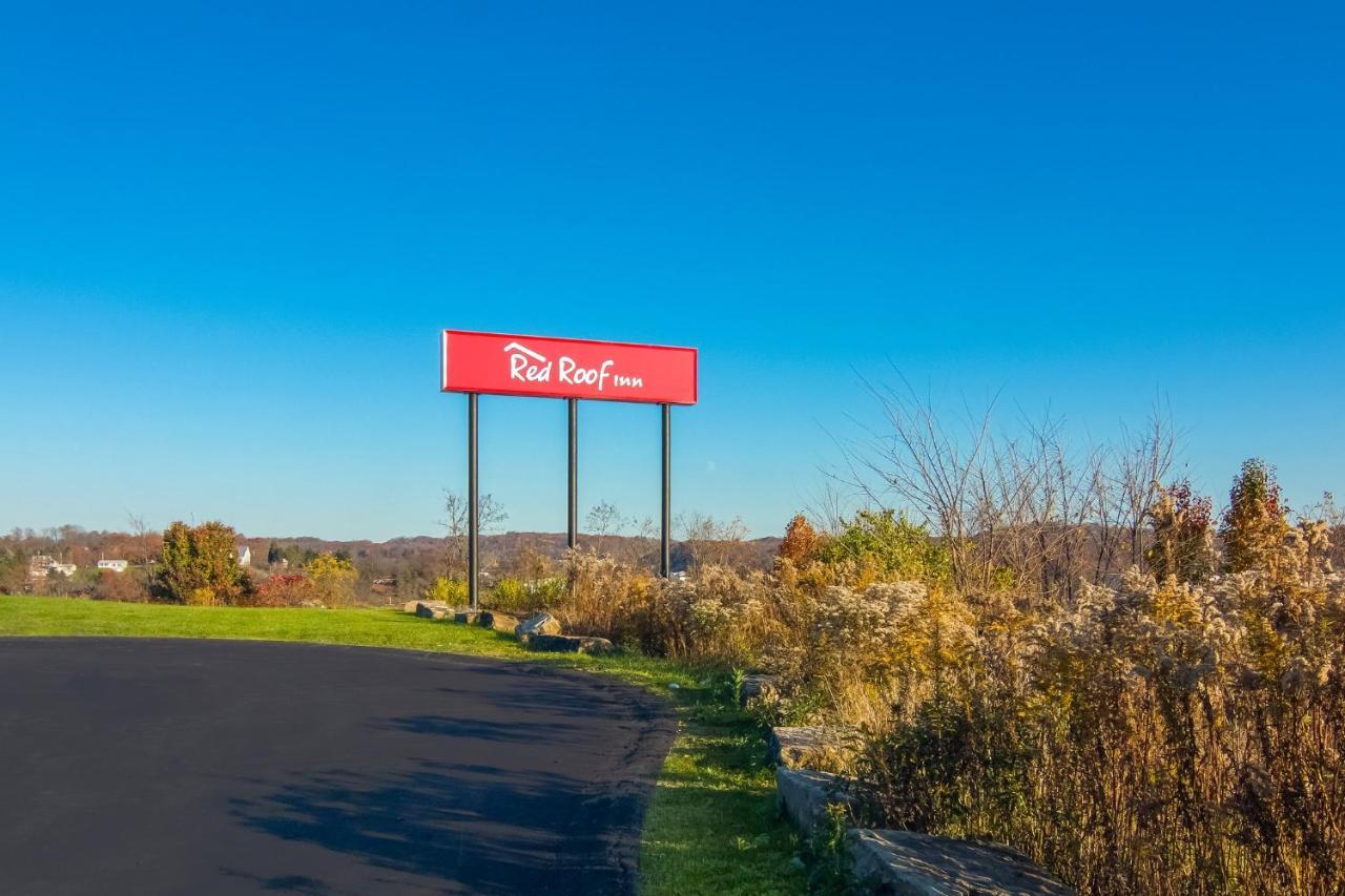 Red Roof Inn Greensburg Bagian luar foto